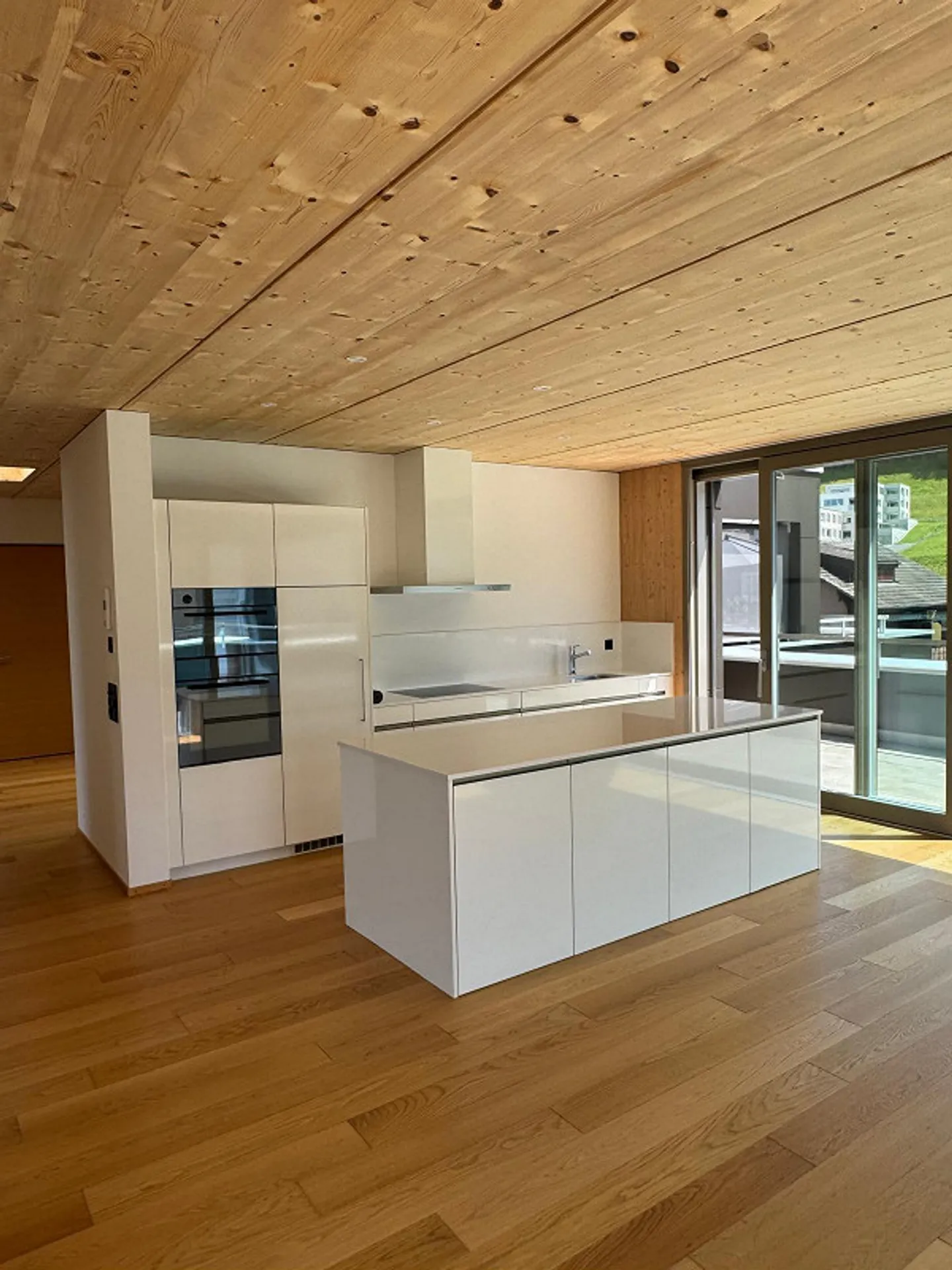 Bellissimo ed esclusivo appartamento attico di 3,5 stanze - Foto 2 di 17