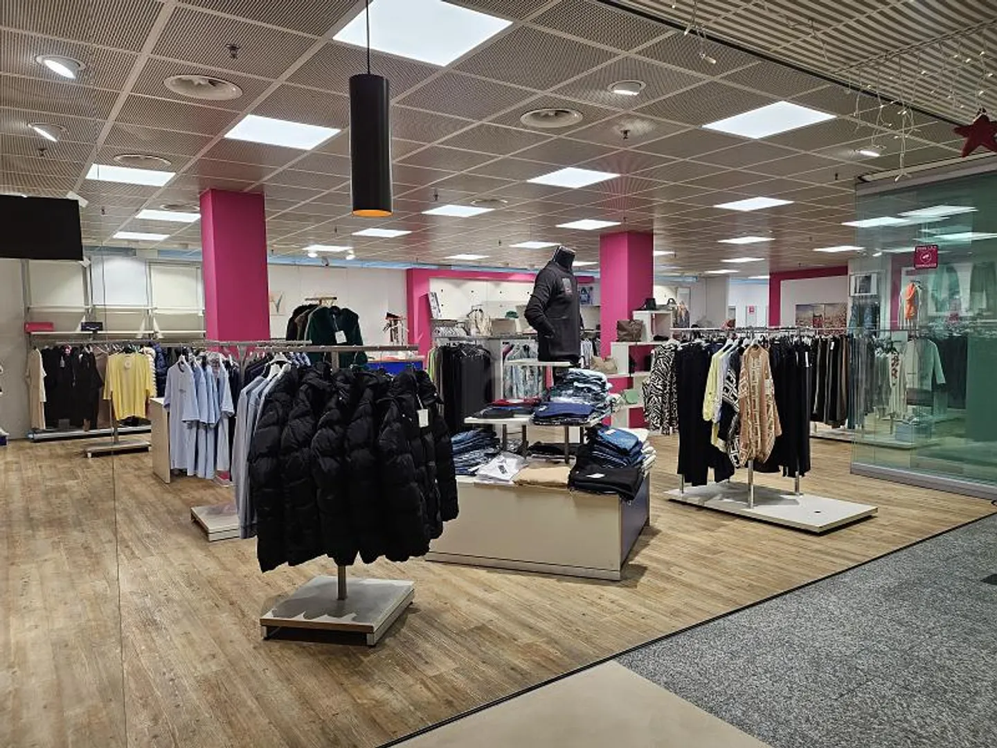 Exklusives Modegeschäft - Foto 2 von 6