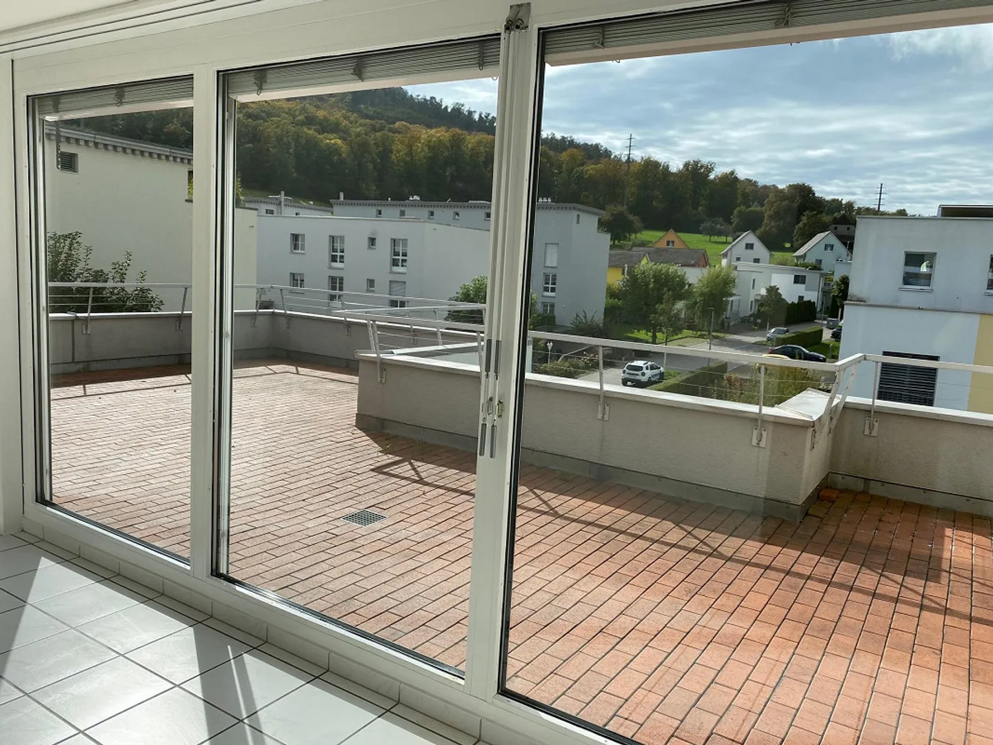 4.5 Zimmer Attika Wohnung mit grosser Terrasse - Foto 3 von 15