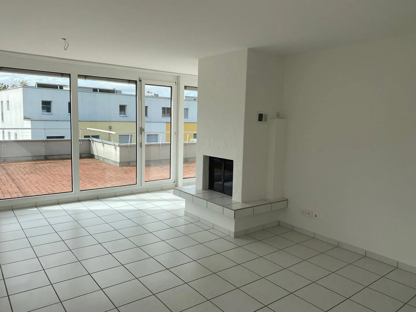 4.5 Zimmer Attika Wohnung mit grosser Terrasse - Foto 4 von 15