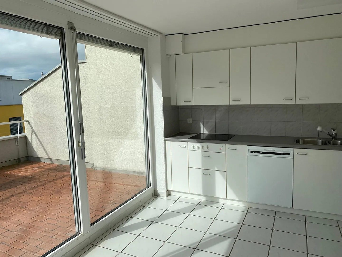 4.5 Zimmer Attika Wohnung mit grosser Terrasse - Foto 9 von 15