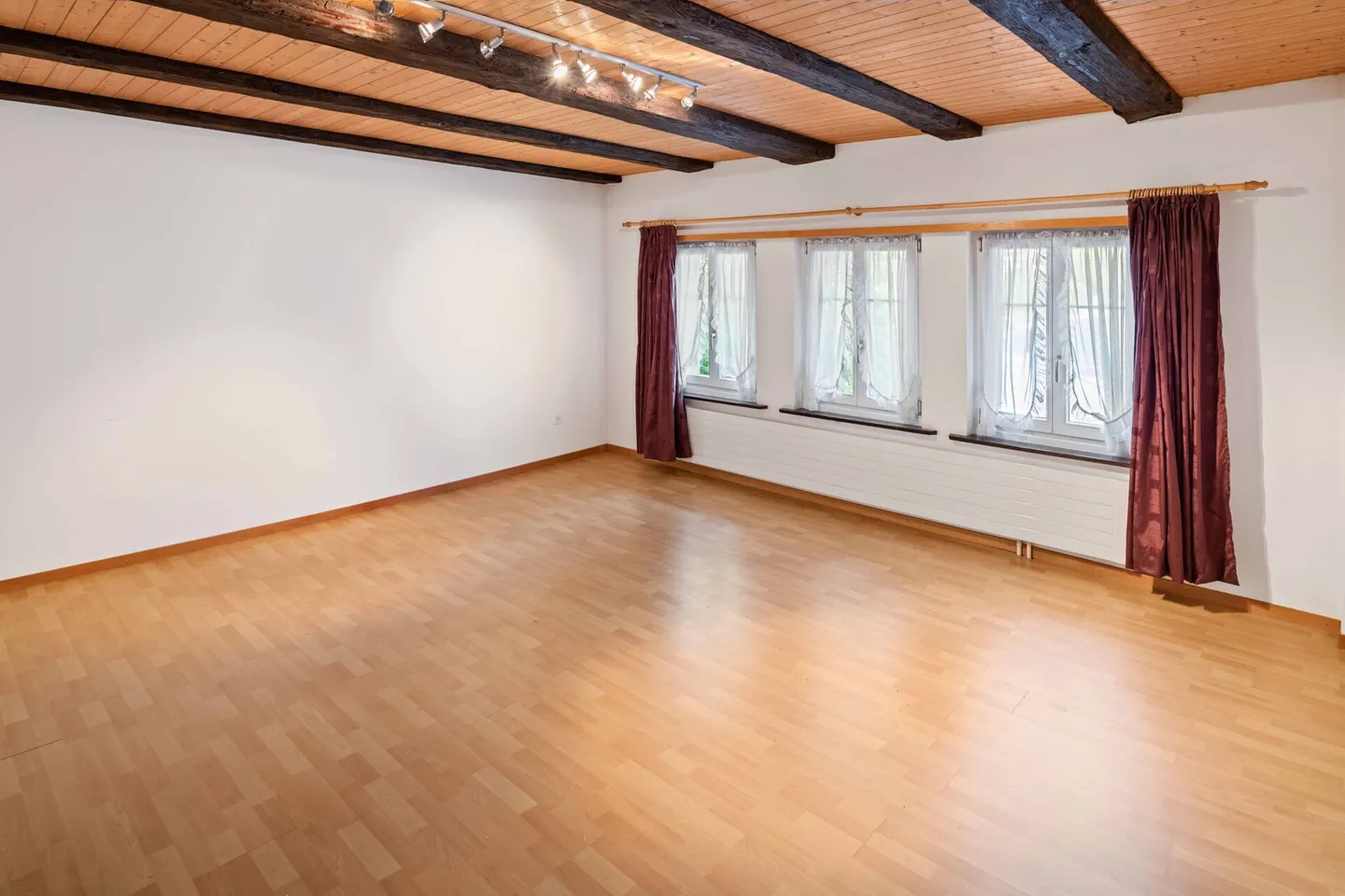 Familiendomizil in Kernzone Embrach - Foto 7 von 12