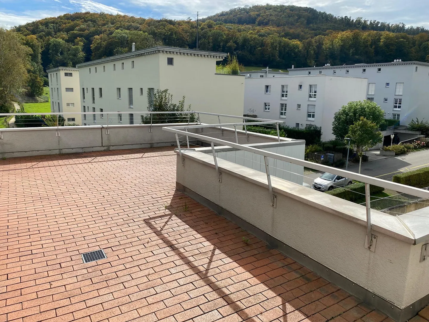 4.5 Zimmer Attika Wohnung mit grosser Terrasse - Foto 2 von 15