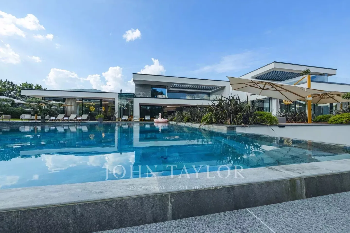 Villa de Luxe avec Équipements Étonnants - Photo 7 sur 25