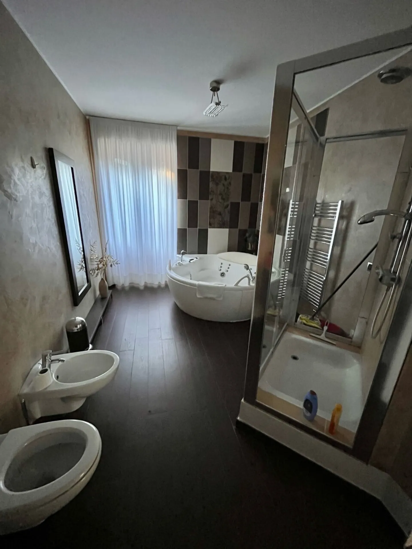 Appartement Charmant avec Vue sur le Lac - Photo 4 sur 8