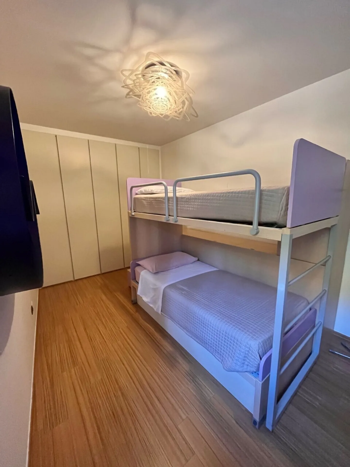 Appartement Charmant avec Vue sur le Lac - Photo 7 sur 8