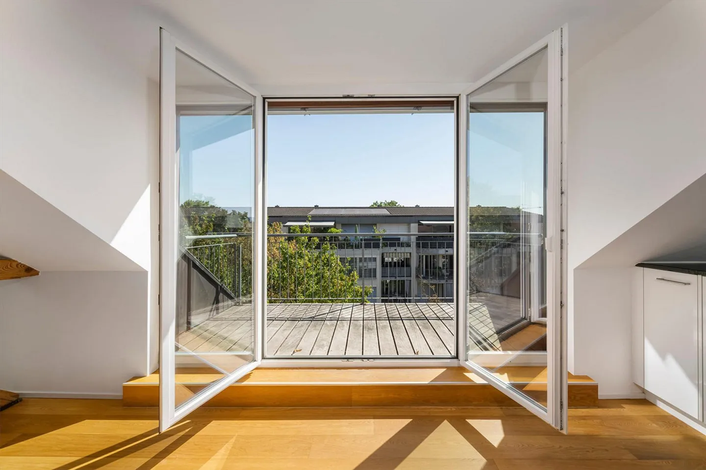 Appartement sous les combles spacieux de 2,5 pièces avec caractère à Bâle - Photo 1 sur 9