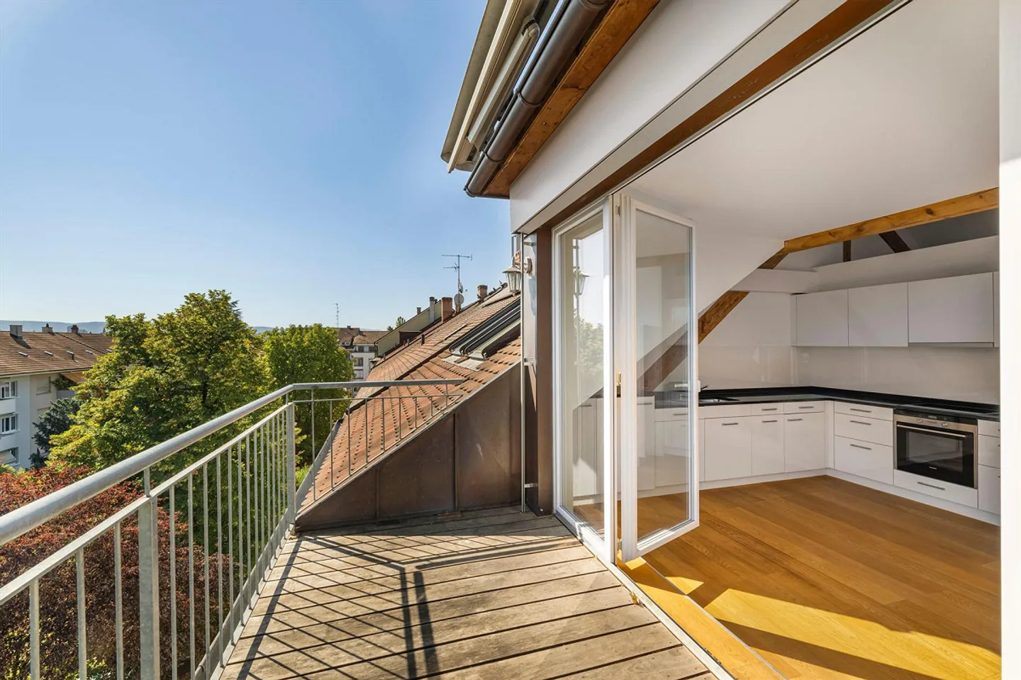 Appartement sous les combles spacieux de 2,5 pièces avec caractère à Bâle - Photo 8 sur 9
