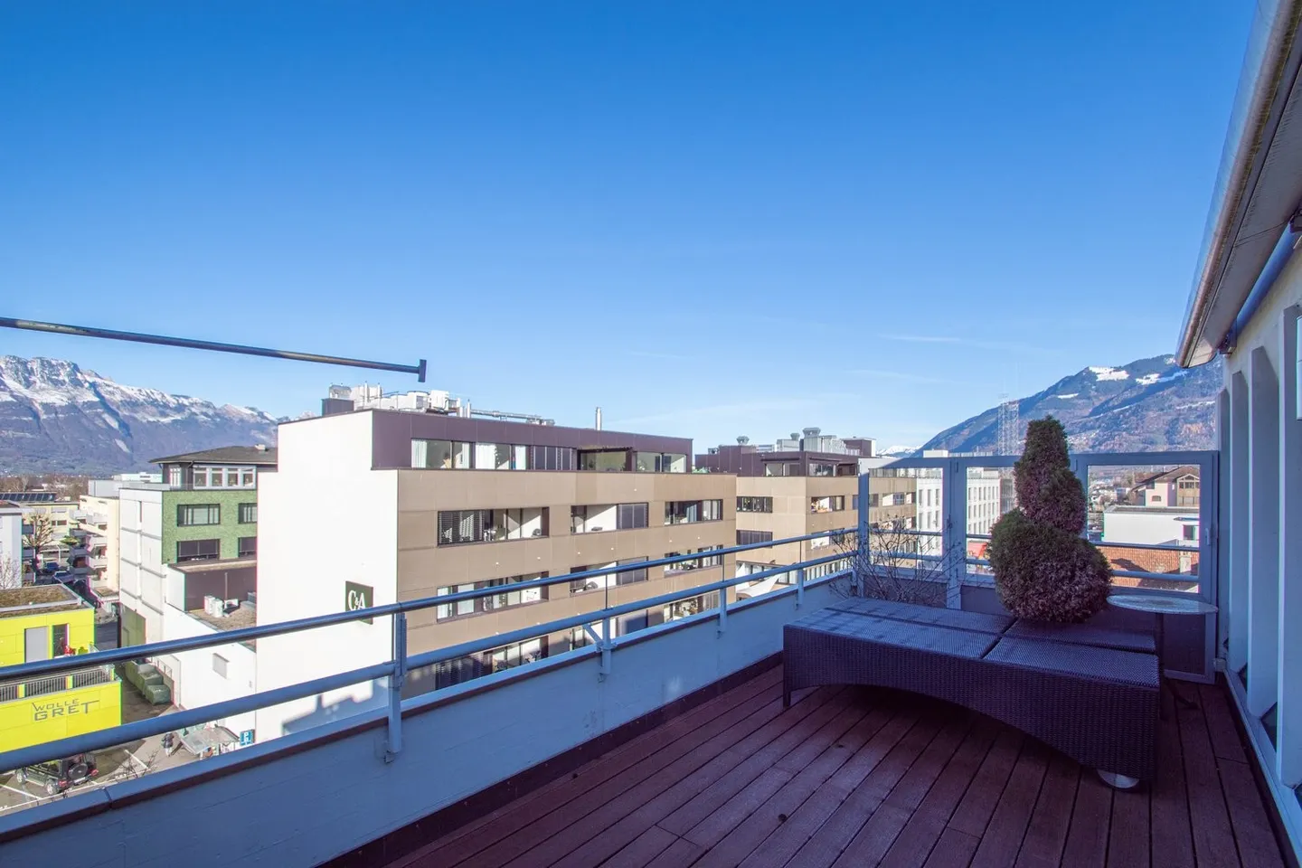 Attico da sogno con vista sui tetti di Buchs - Foto 10 di 10