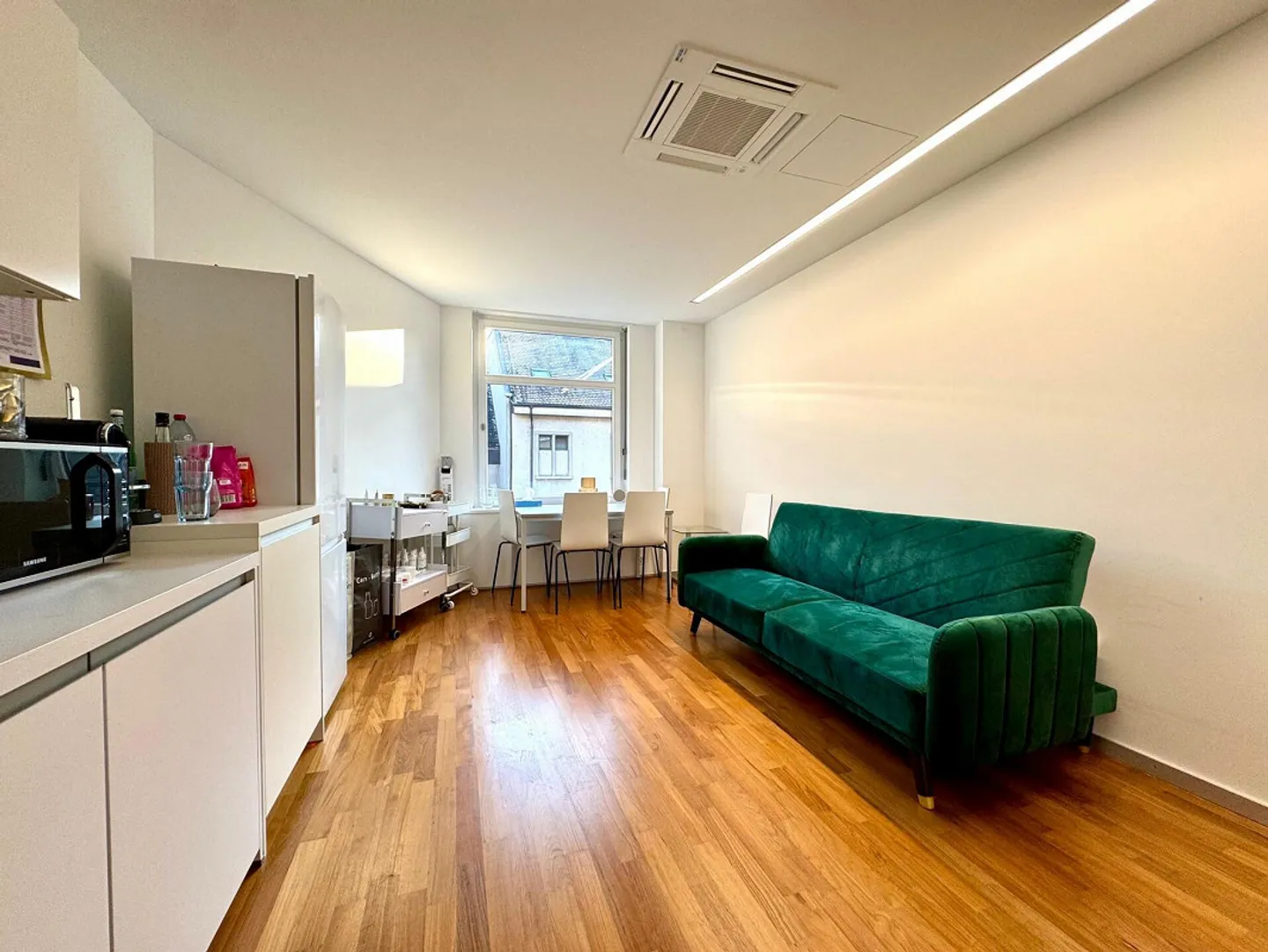 Studio medico completamente attrezzato nel cuore di Zurigo - Foto 4 di 5