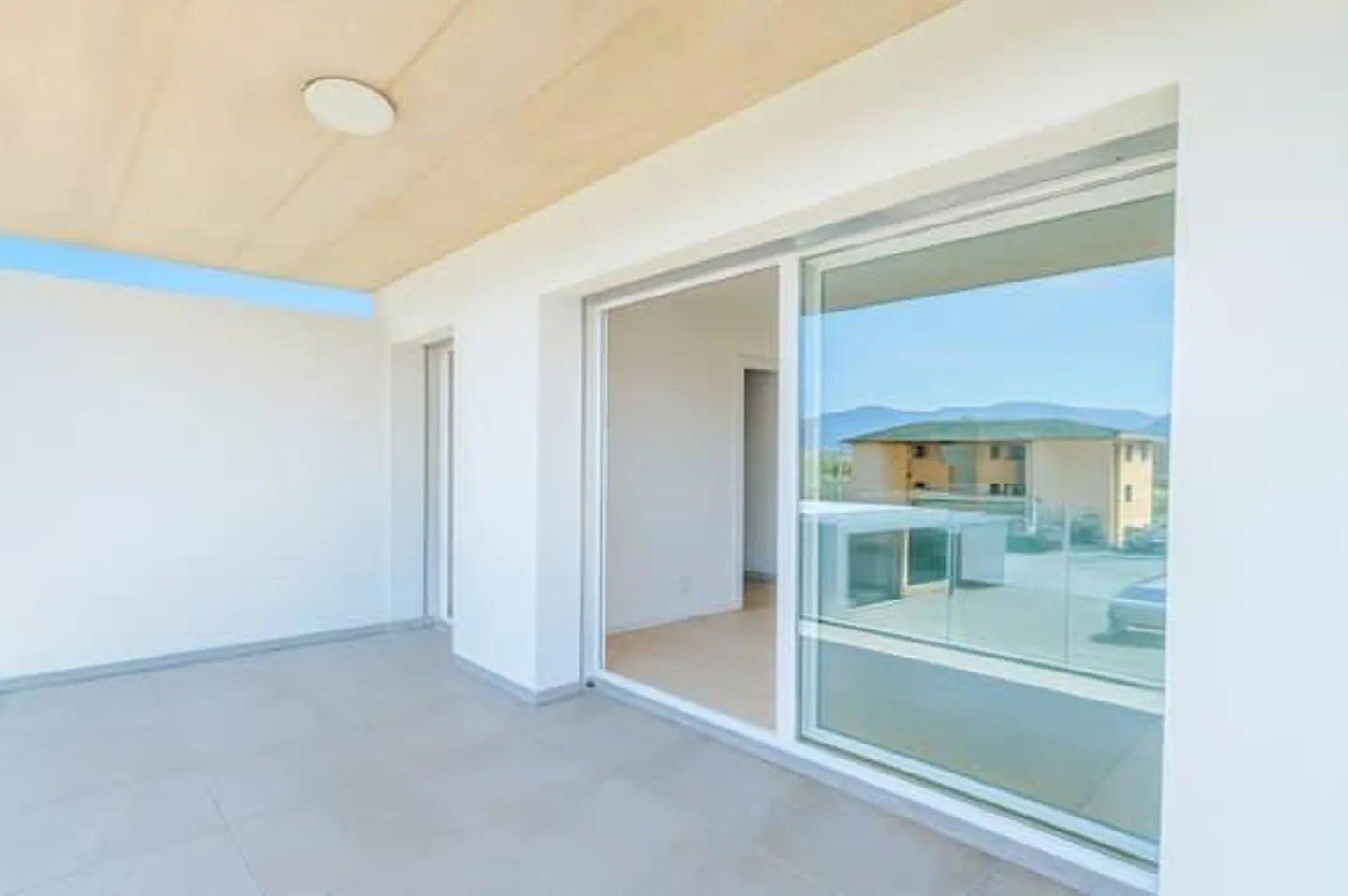 Caslano 2.5 rooms Bright with large terrace | - Photo 5 of 8