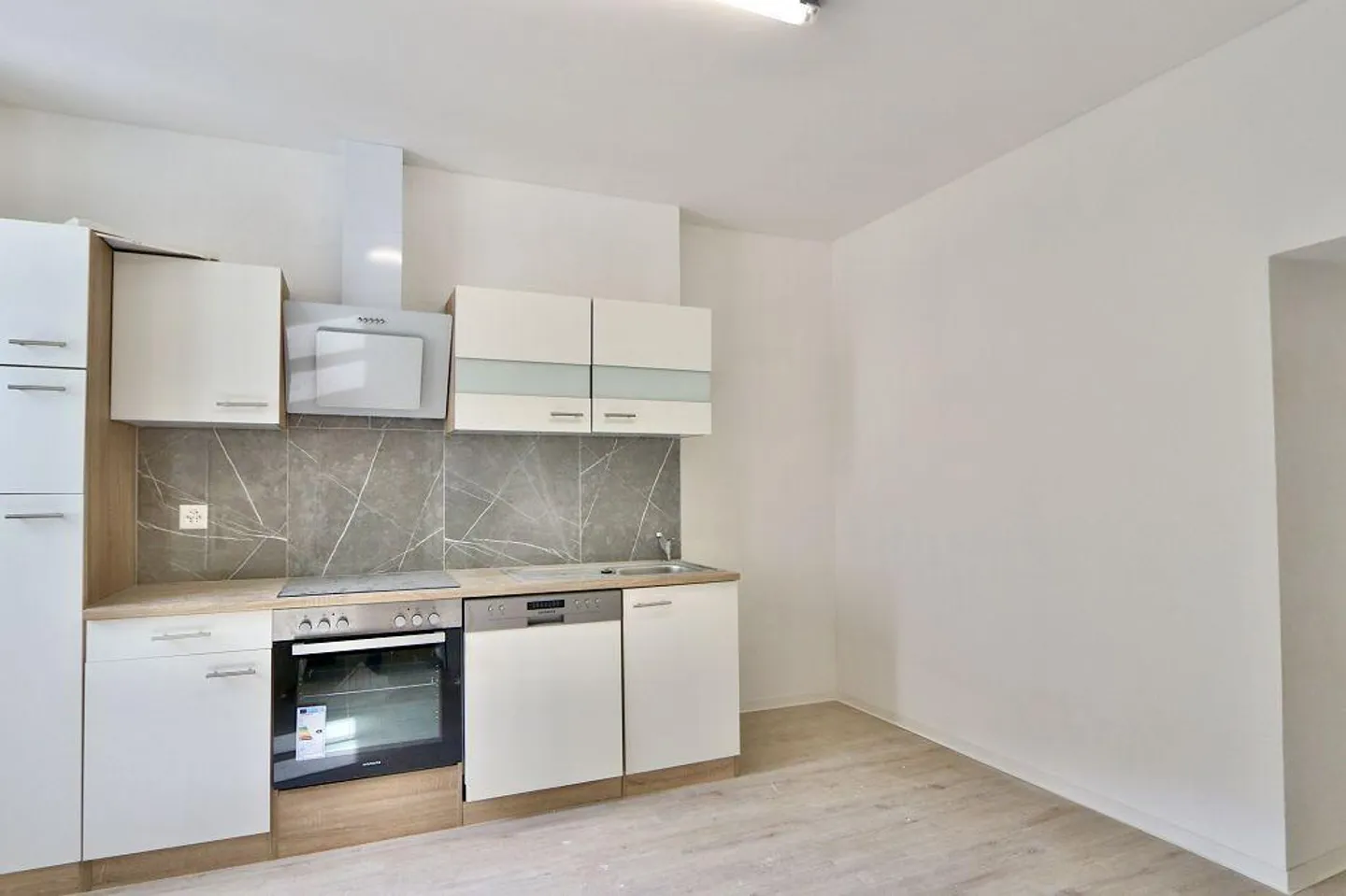 «Casa plurifamiliare di 7 appartamenti da risturutturare con licenza edilizia» - Foto 11 di 47