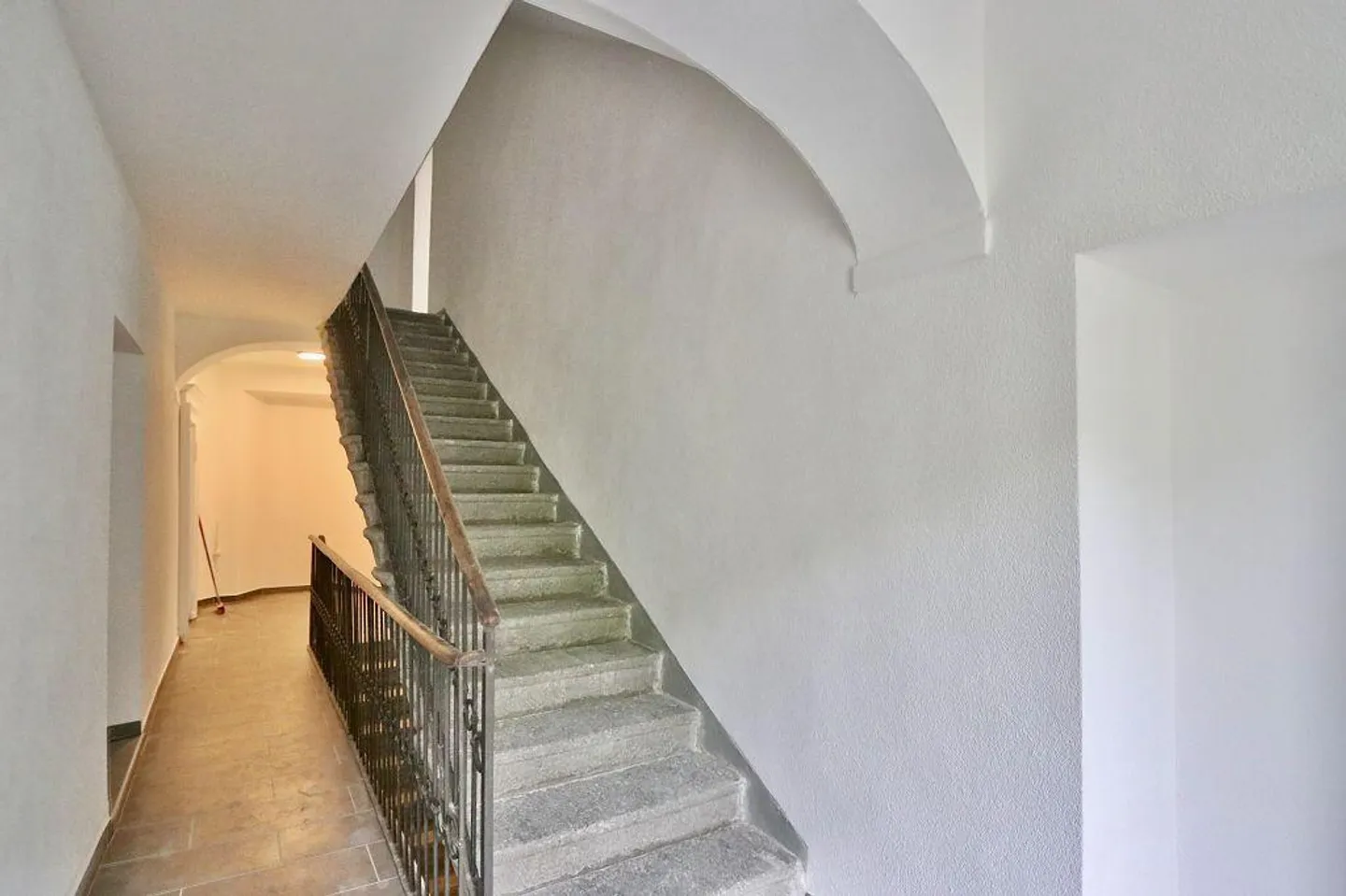 «Casa plurifamiliare di 7 appartamenti da risturutturare con licenza edilizia» - Foto 13 di 47