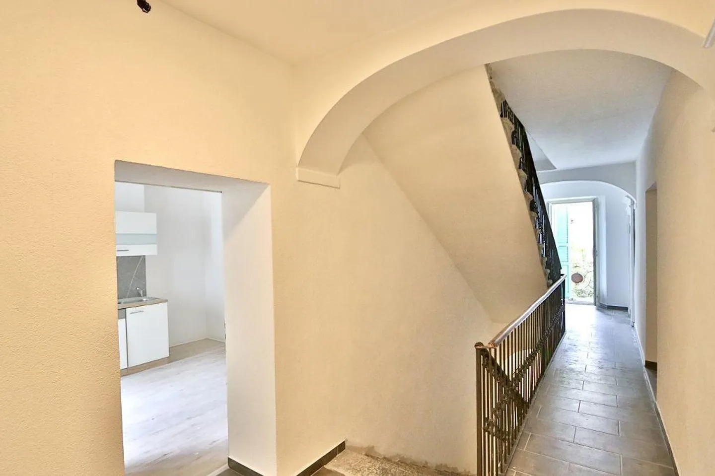 «Casa plurifamiliare di 7 appartamenti da risturutturare con licenza edilizia» - Foto 14 di 47