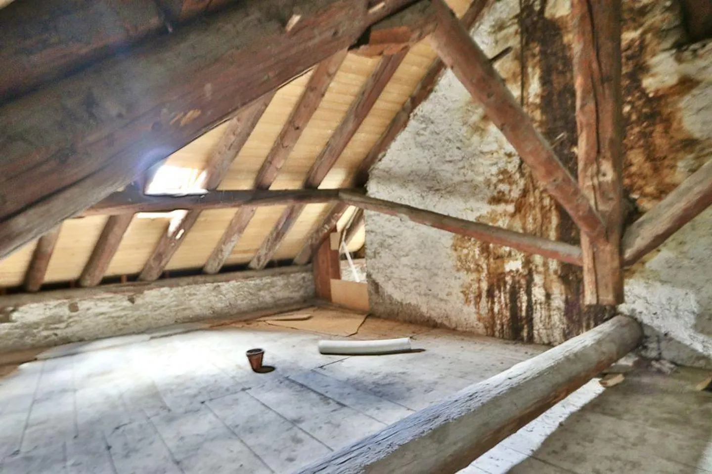 «Casa plurifamiliare di 7 appartamenti da risturutturare con licenza edilizia» - Foto 16 di 47