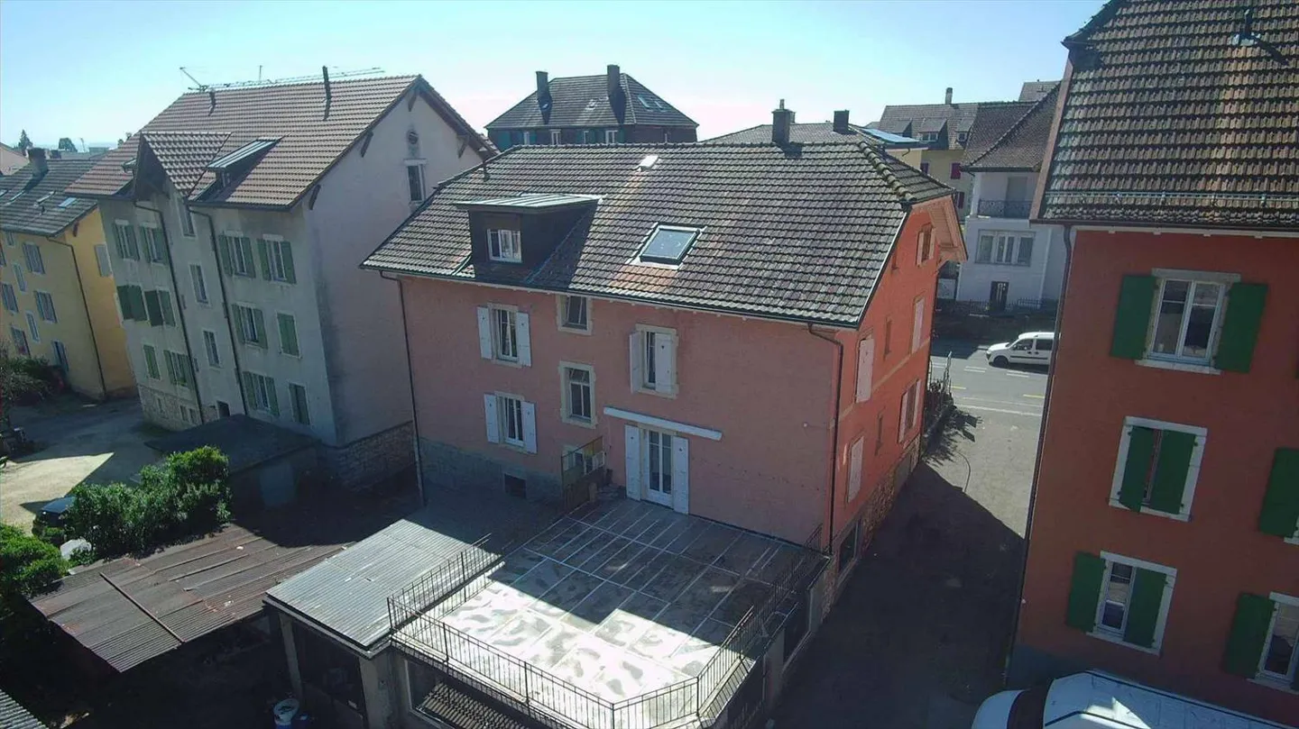 Rental House in the Heart of Peseux - Photo 2 of 4