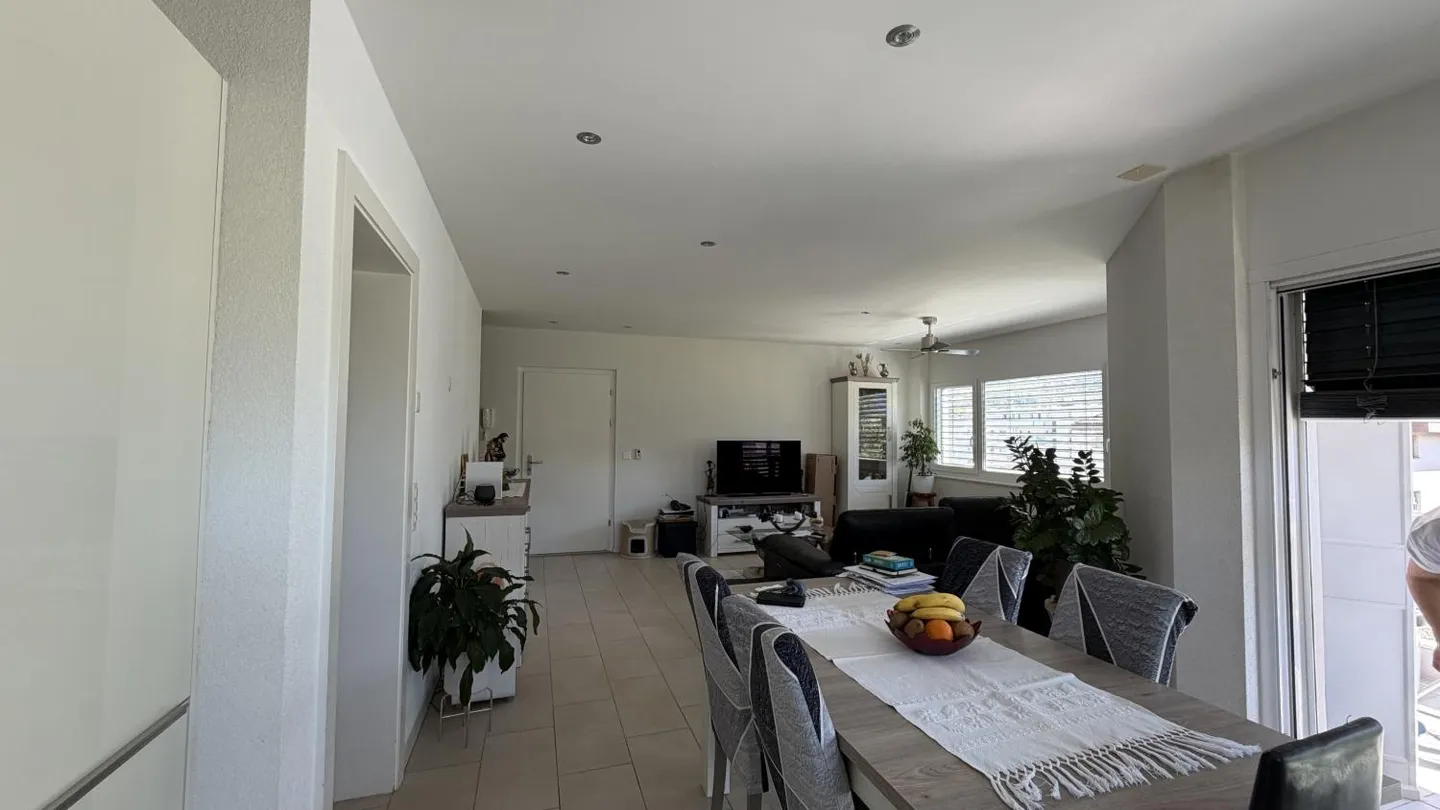 Apartment - Photo 2 of 9