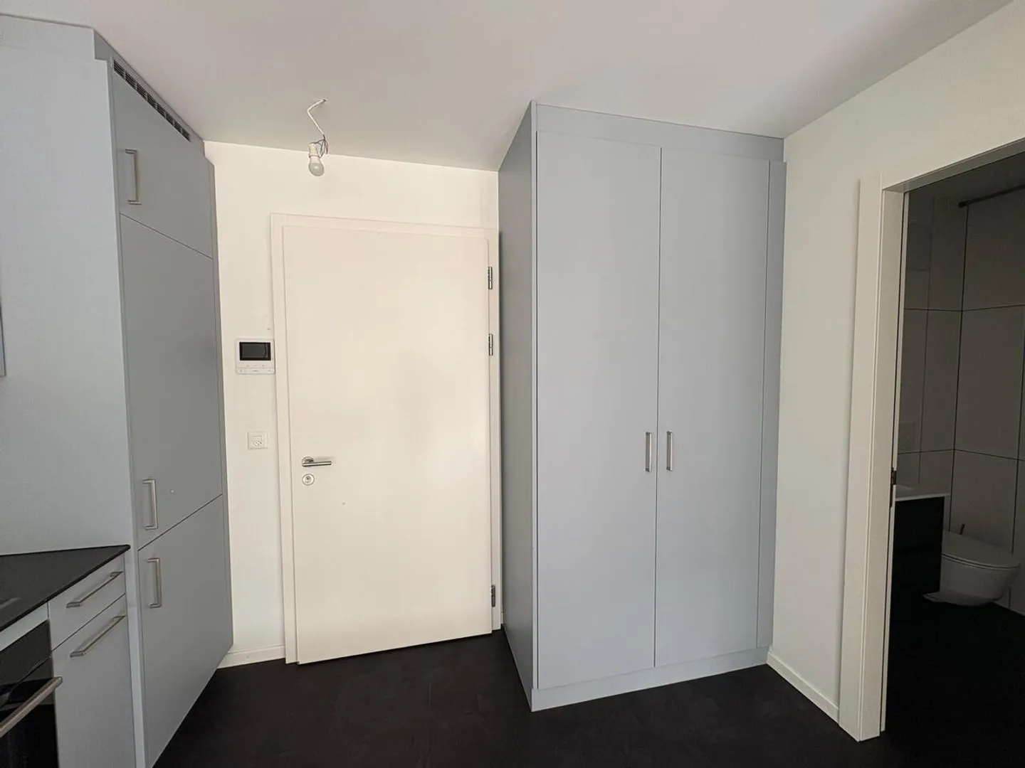 Magnificent 2.5 room apartment in Sion with terrace - Photo 3 of 6