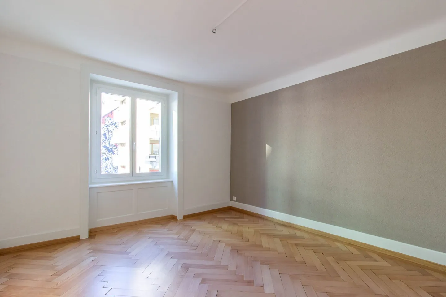 Envers 49 - Appartamento ristrutturato di 3 locali - 1° - Est - Foto 3 di 6