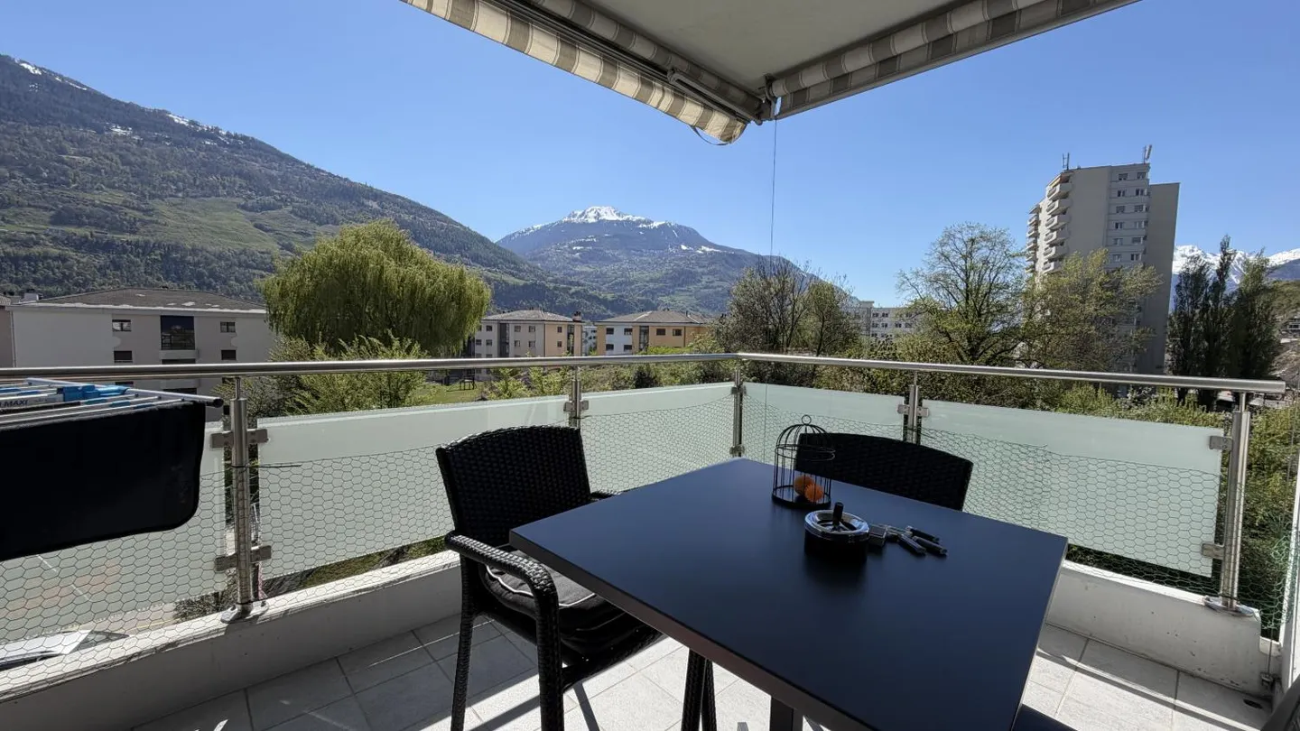 Apartment - Photo 8 of 9