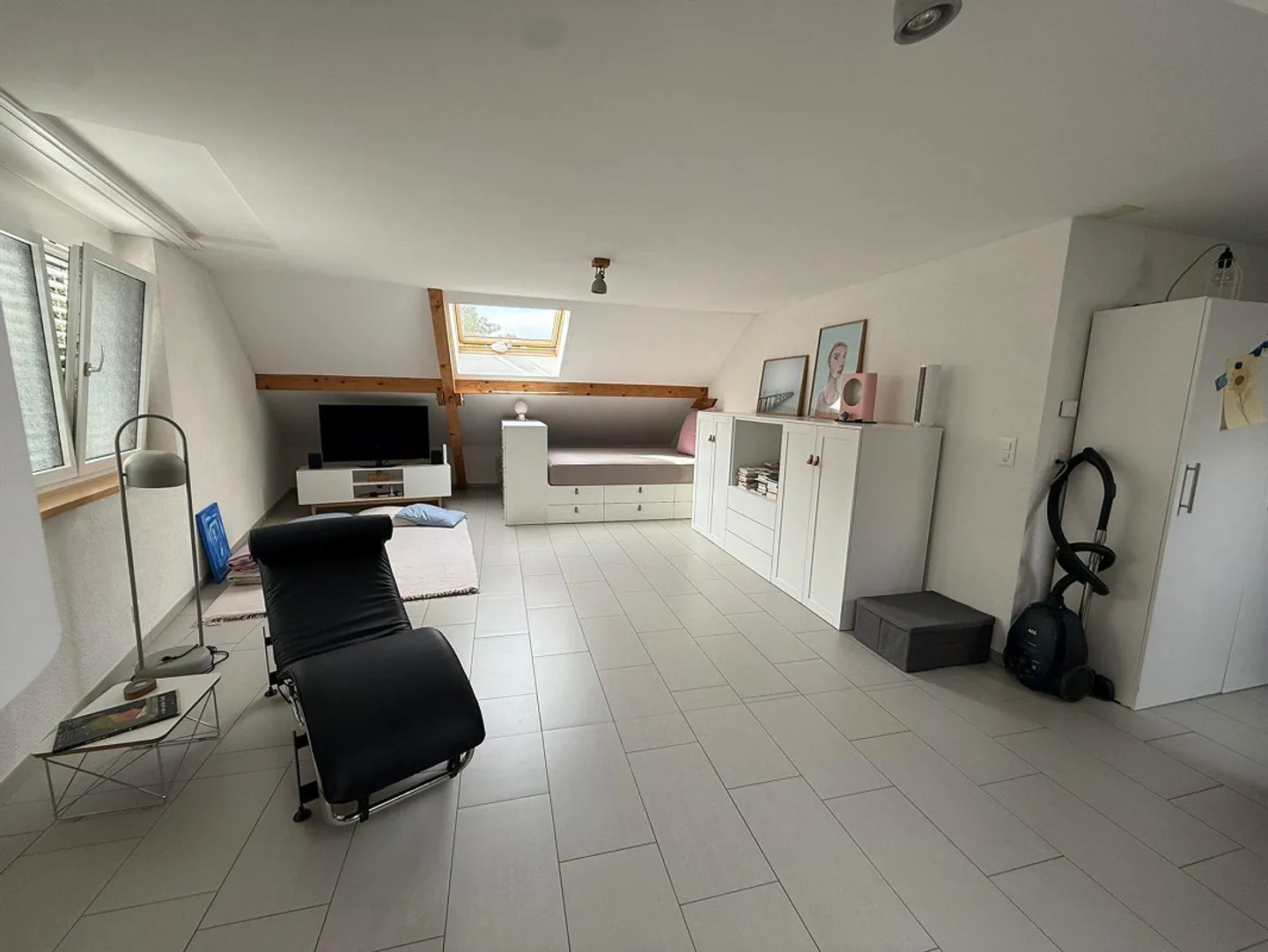Central Single Apartment with Charm - Photo 3 of 5