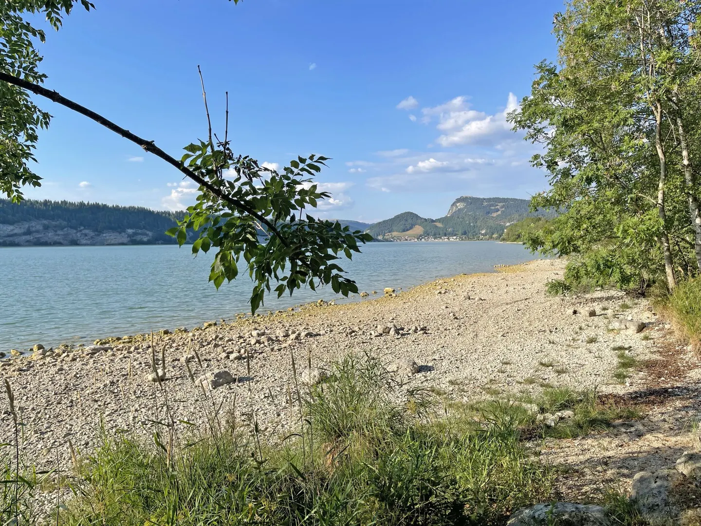 The privilege of a front line facing the lake - Photo 17 of 21