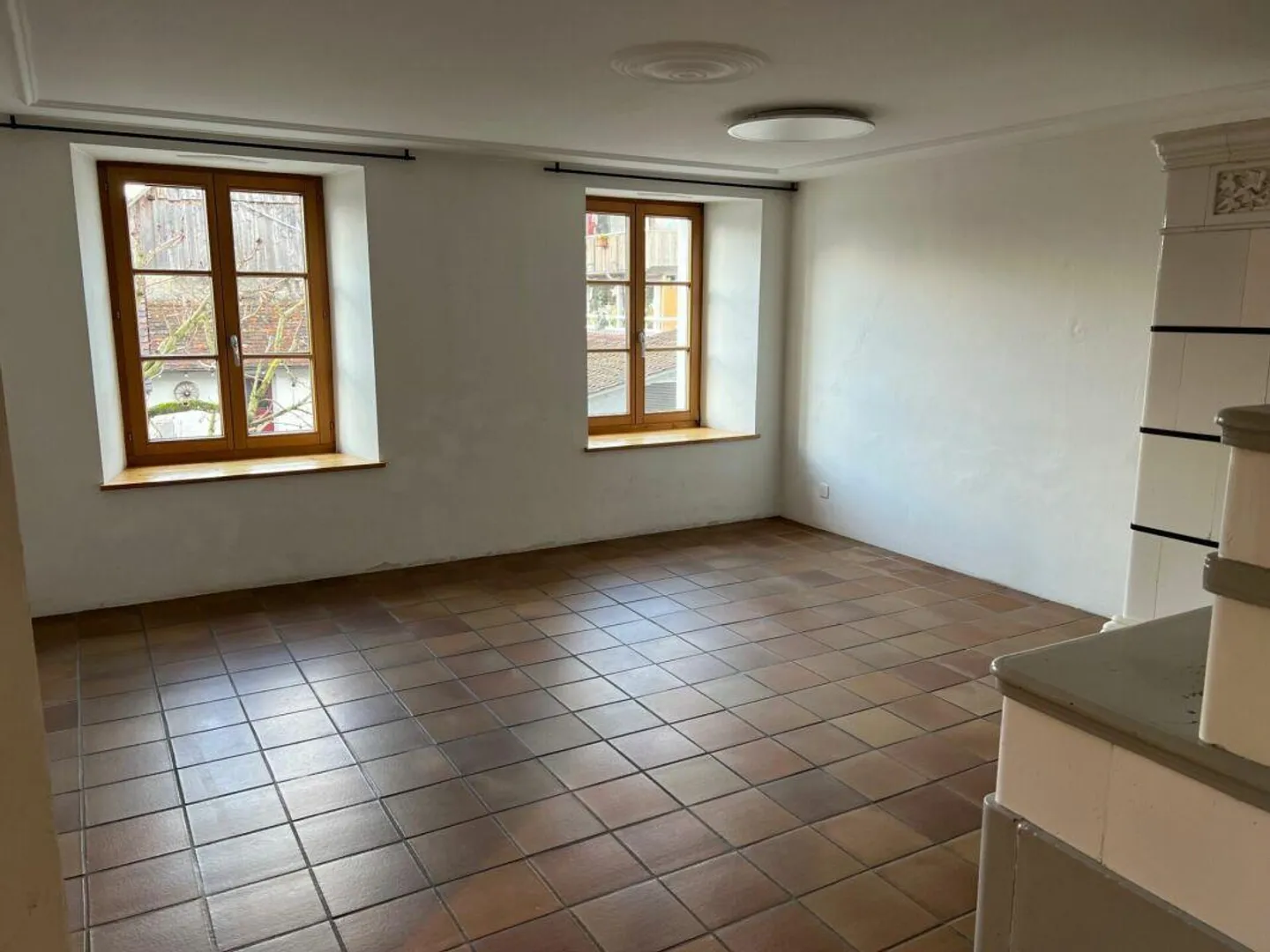 Spacious & Cozy - 4.5-Room Apartment with Balcony and Tiled Stove - Photo 8 of 12