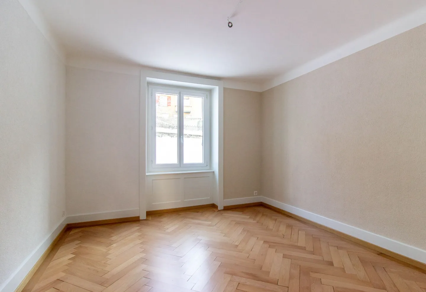 Envers 49 - Appartamento ristrutturato di 3 locali - 1° - Est - Foto 4 di 6