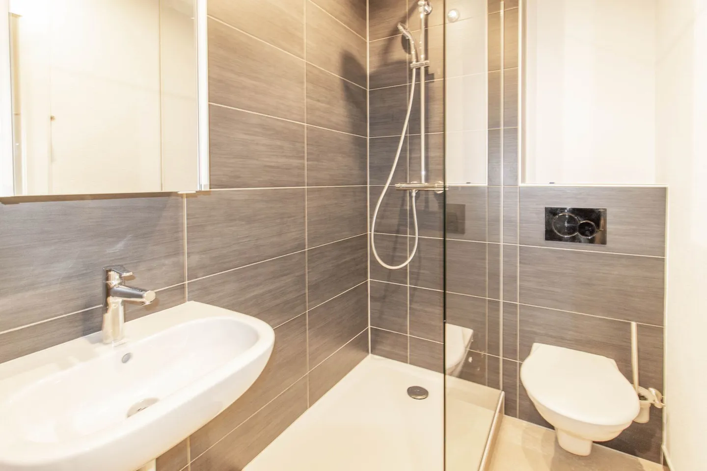 Envers 49 - Appartamento ristrutturato di 3 locali - 1° - Est - Foto 5 di 6