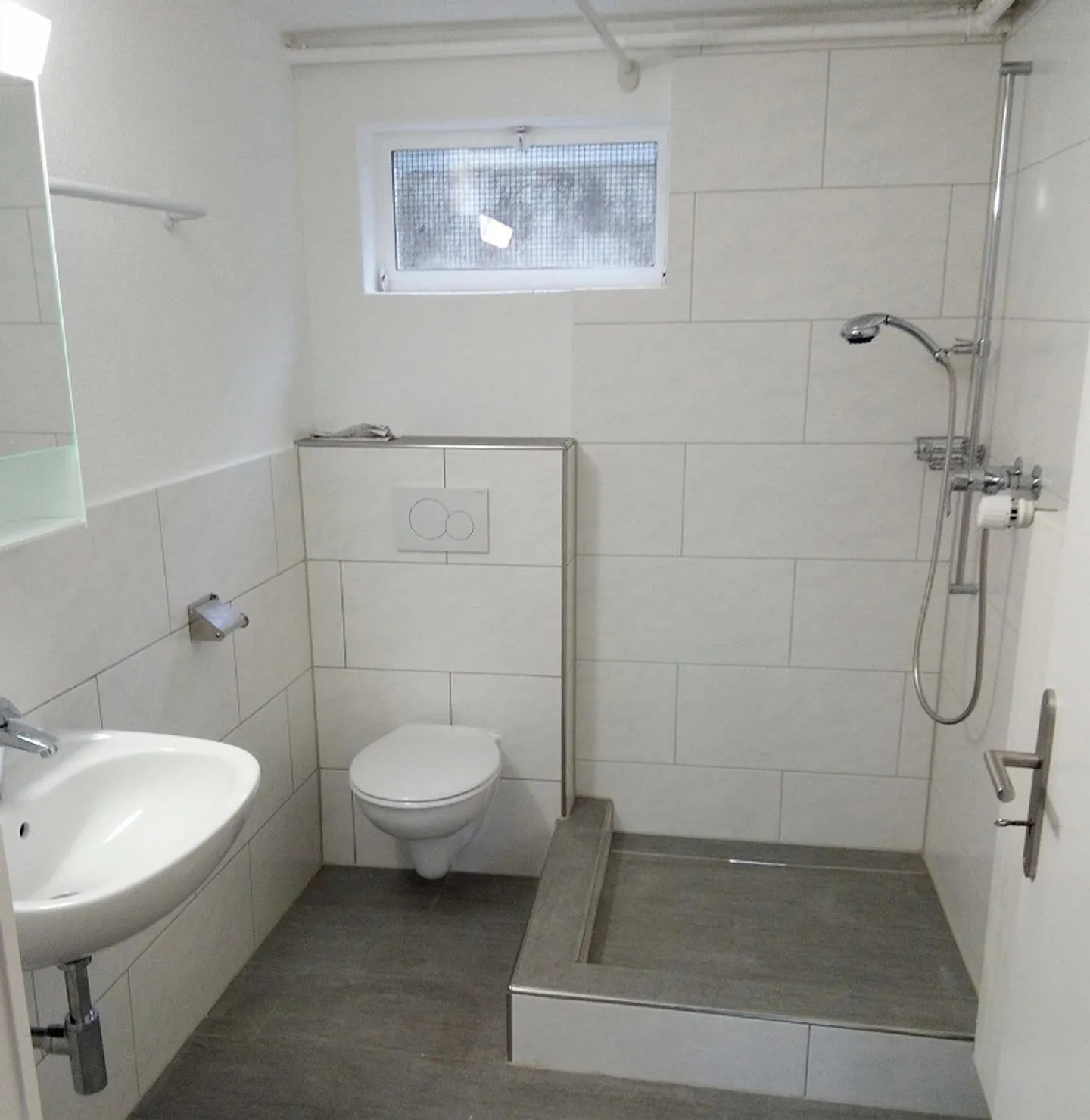 7 1/2 Room Single Family House - Photo 14 of 16