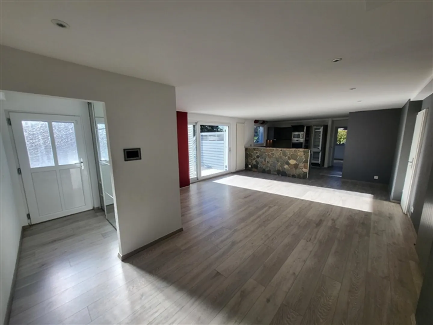 3-room apartment + kitchen - Photo 1 of 6