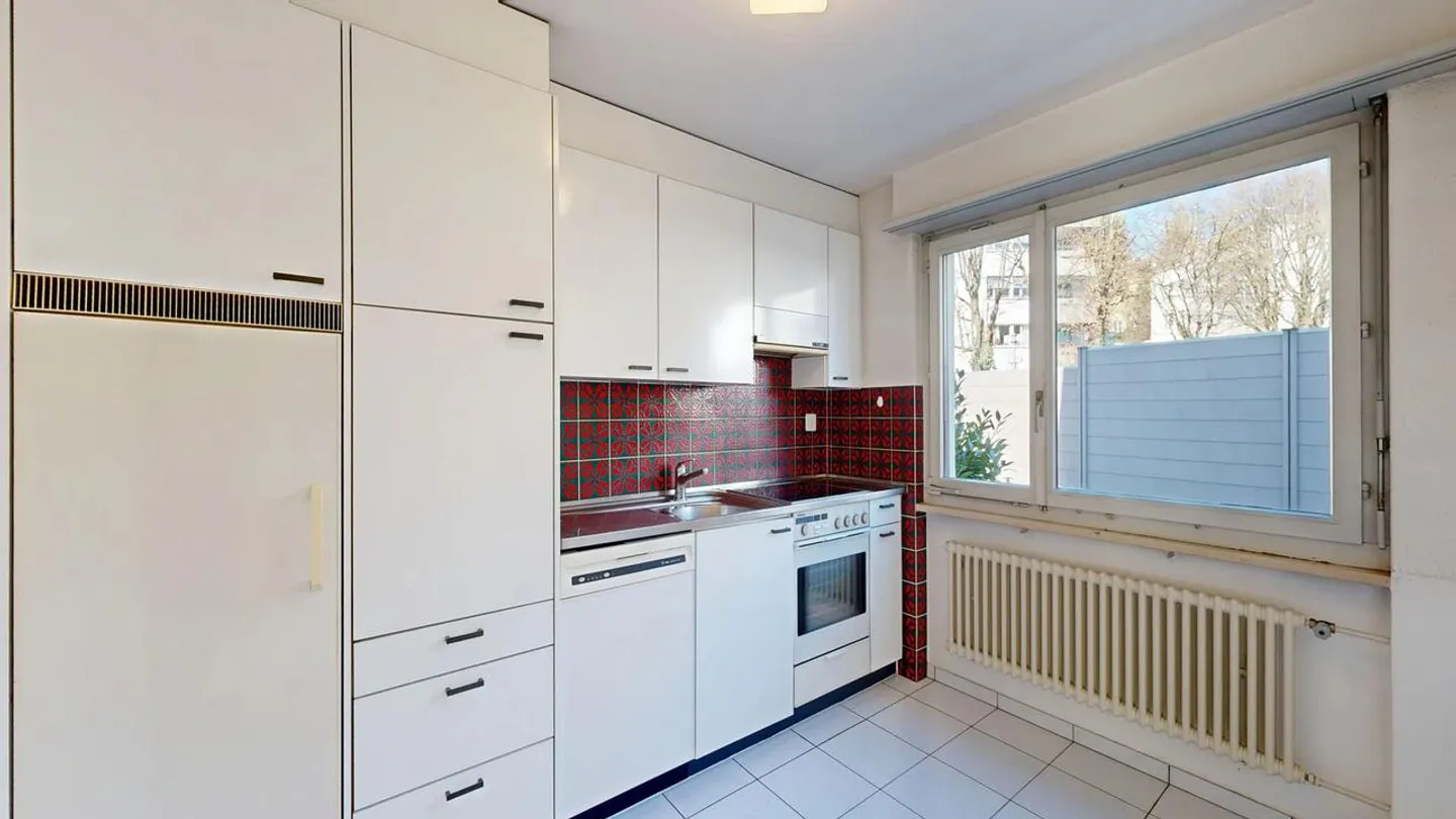 Maison semi-détachée de 4,5 pièces avec salle de loisirs et place de parking - Photo 5 sur 13