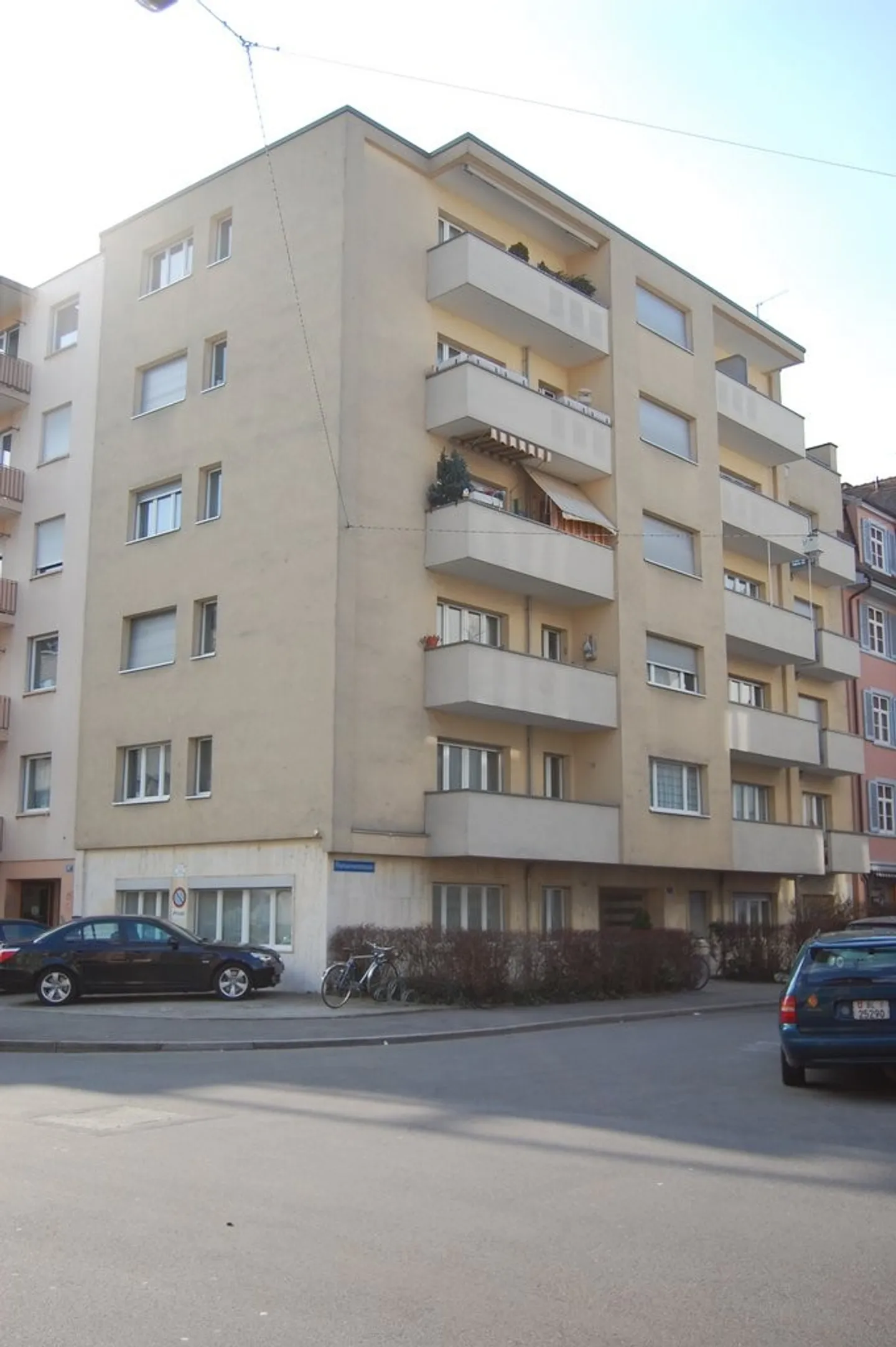 Beautiful 2-room apartment with balcony in a central location - Photo 1 of 9