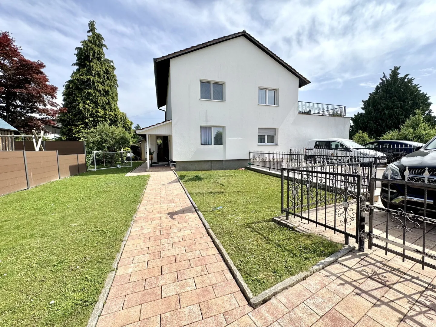 Casa multigenerazionale in posizione tranquilla – con capanno versatile - Foto 2 di 18