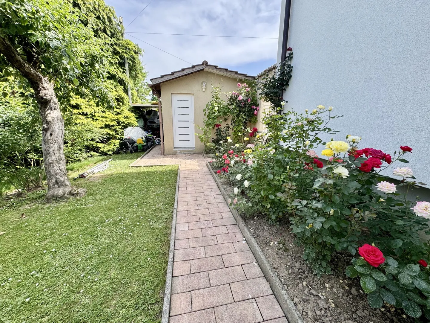 Casa multigenerazionale in posizione tranquilla – con capanno versatile - Foto 3 di 18