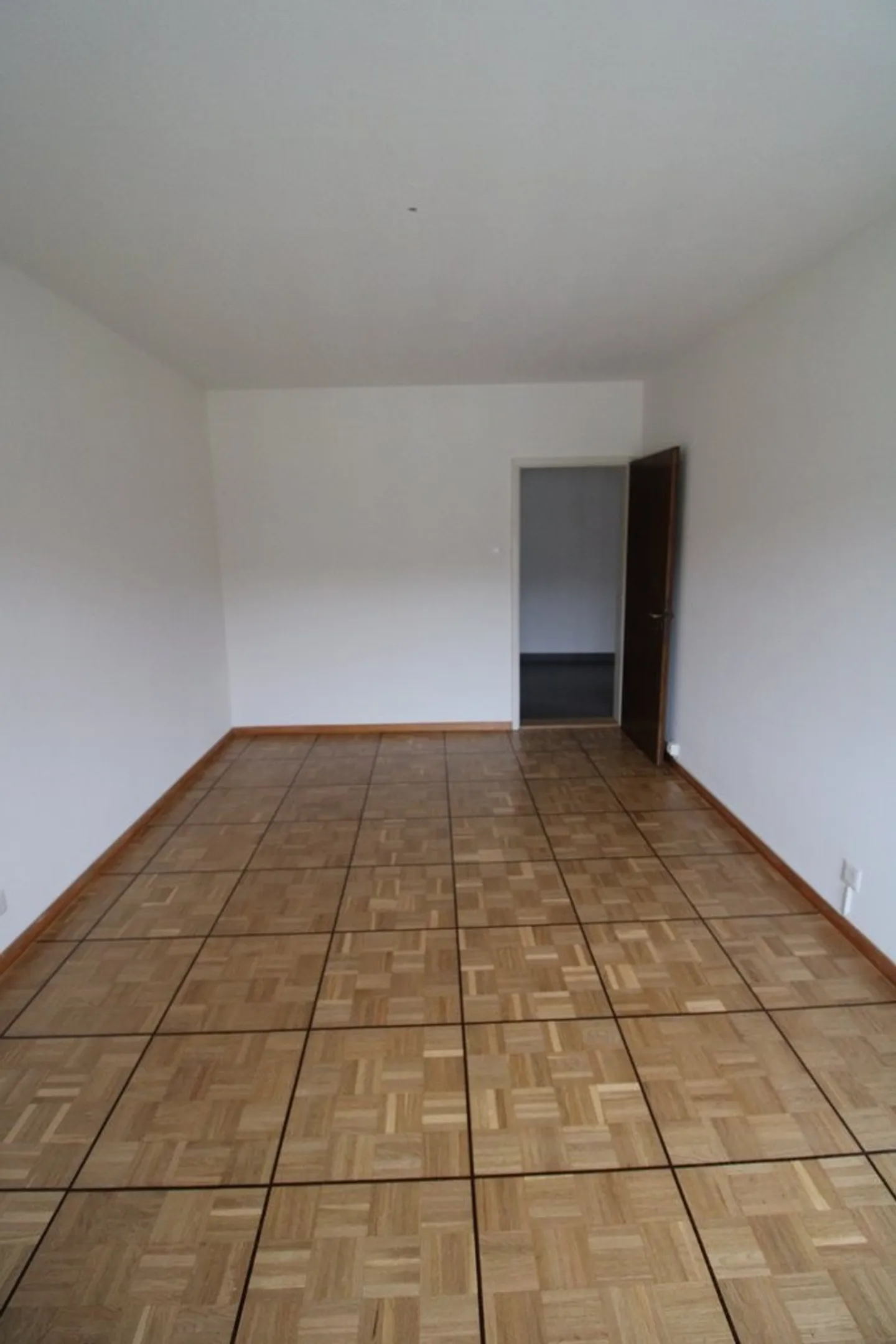 Beautiful 2-room apartment with balcony in a central location - Photo 7 of 9