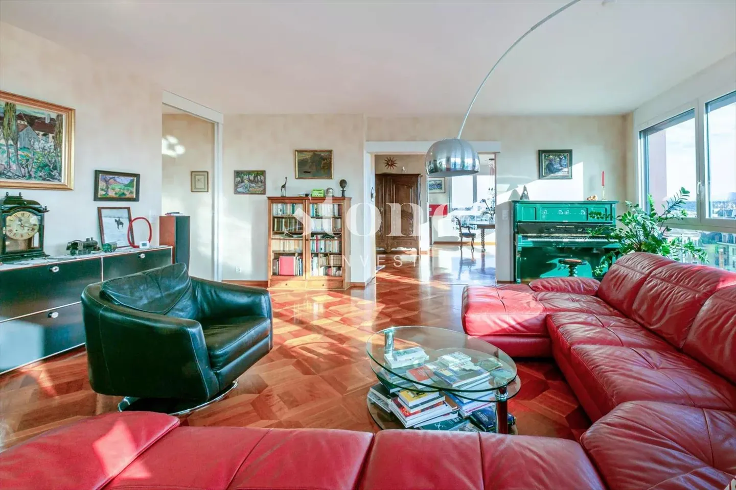 VISTA UNICA, MAGNIFICO APPARTAMENTO CON 4 CAMERE, RARO IN VENDITA! - Foto 4 di 13