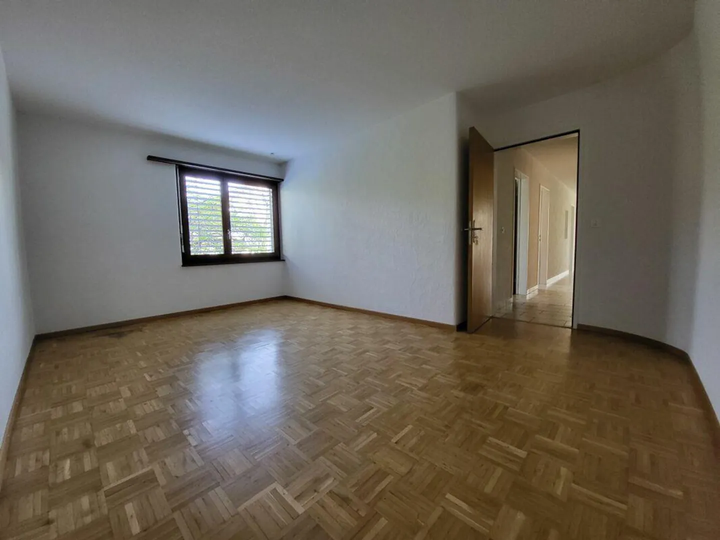 Belle appartement de 4,5 pièces au rez-de-chaussée - Photo 7 sur 11