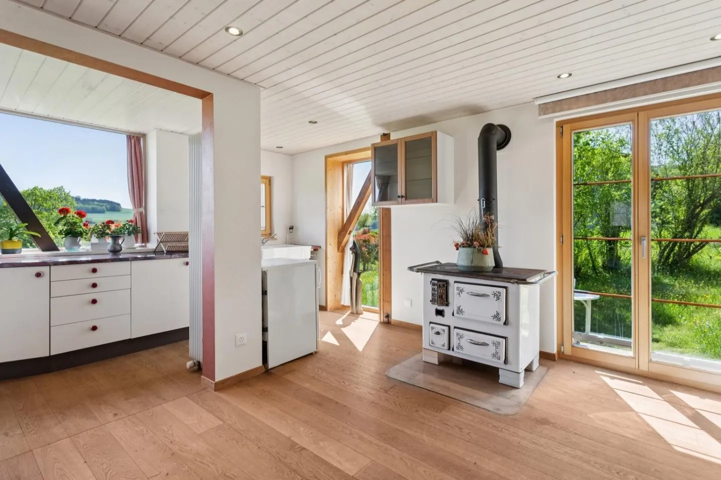 House with 4 rooms - Photo 4 of 13