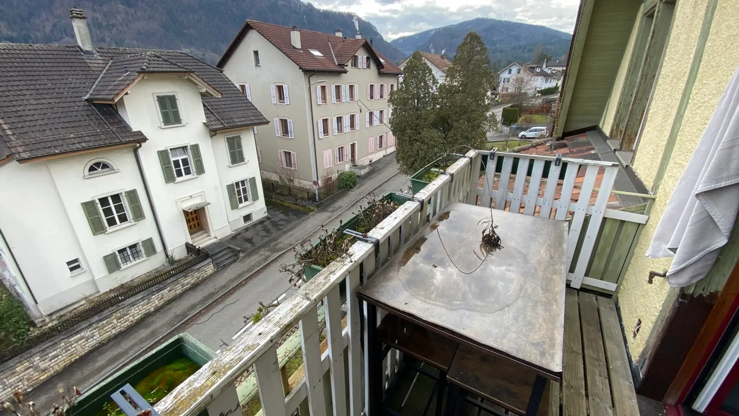 Renovated Apartment with Terrace - Photo 15 of 37