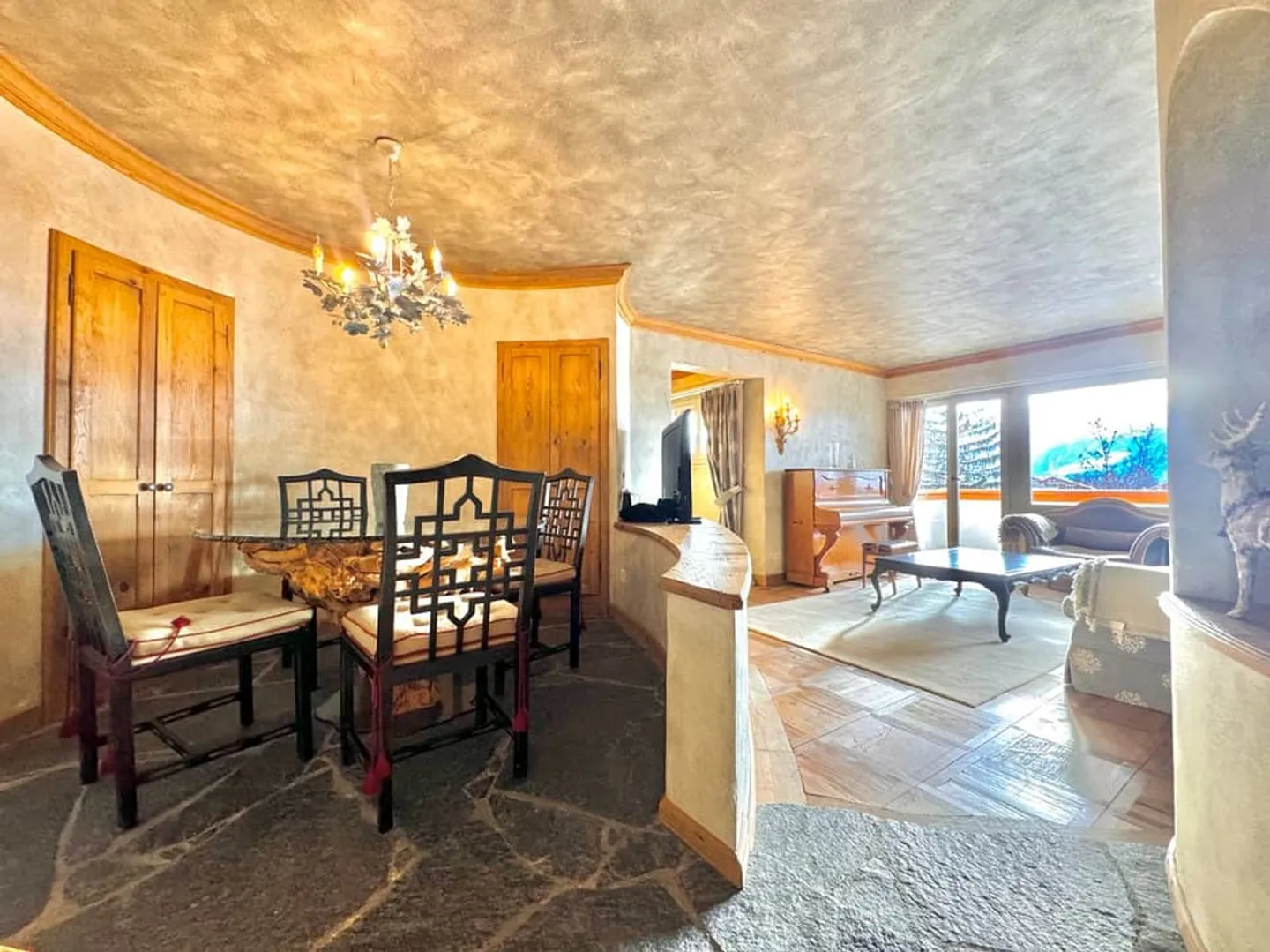 Charming 3.5-Room Apartment Less Than 10 Minutes' Walk from the Center of Crans / Ref. 1007-676 - Photo 1 of 12