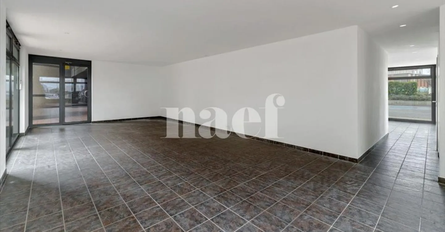 Shop for rent - Photo 2 of 6