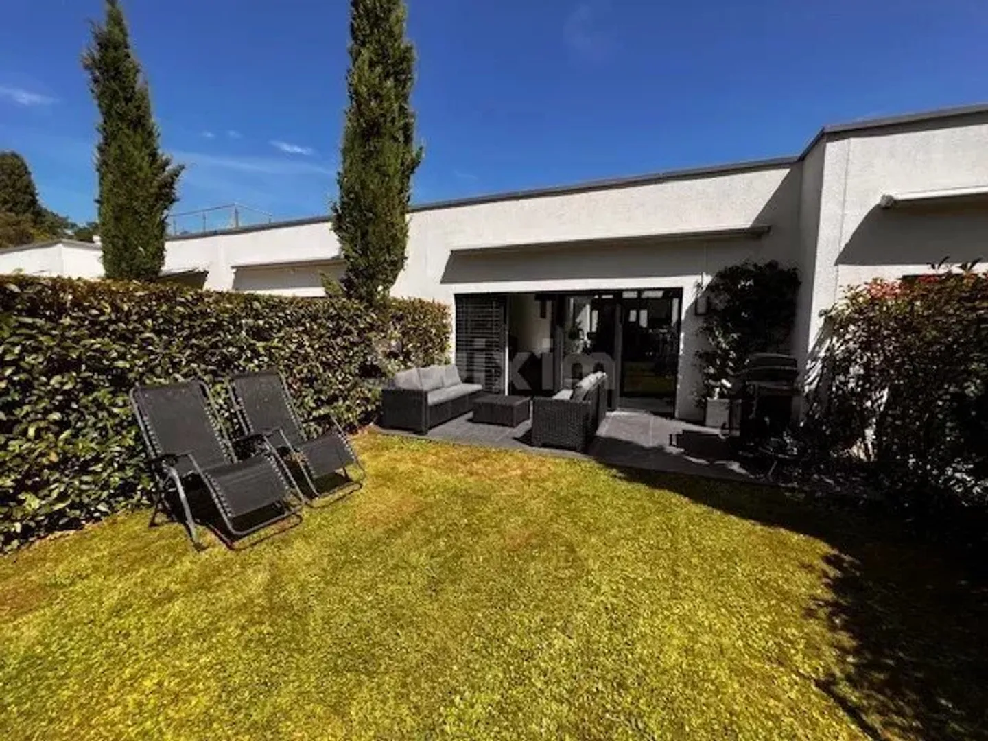 Maison moderne près du lac - Photo 1 sur 8