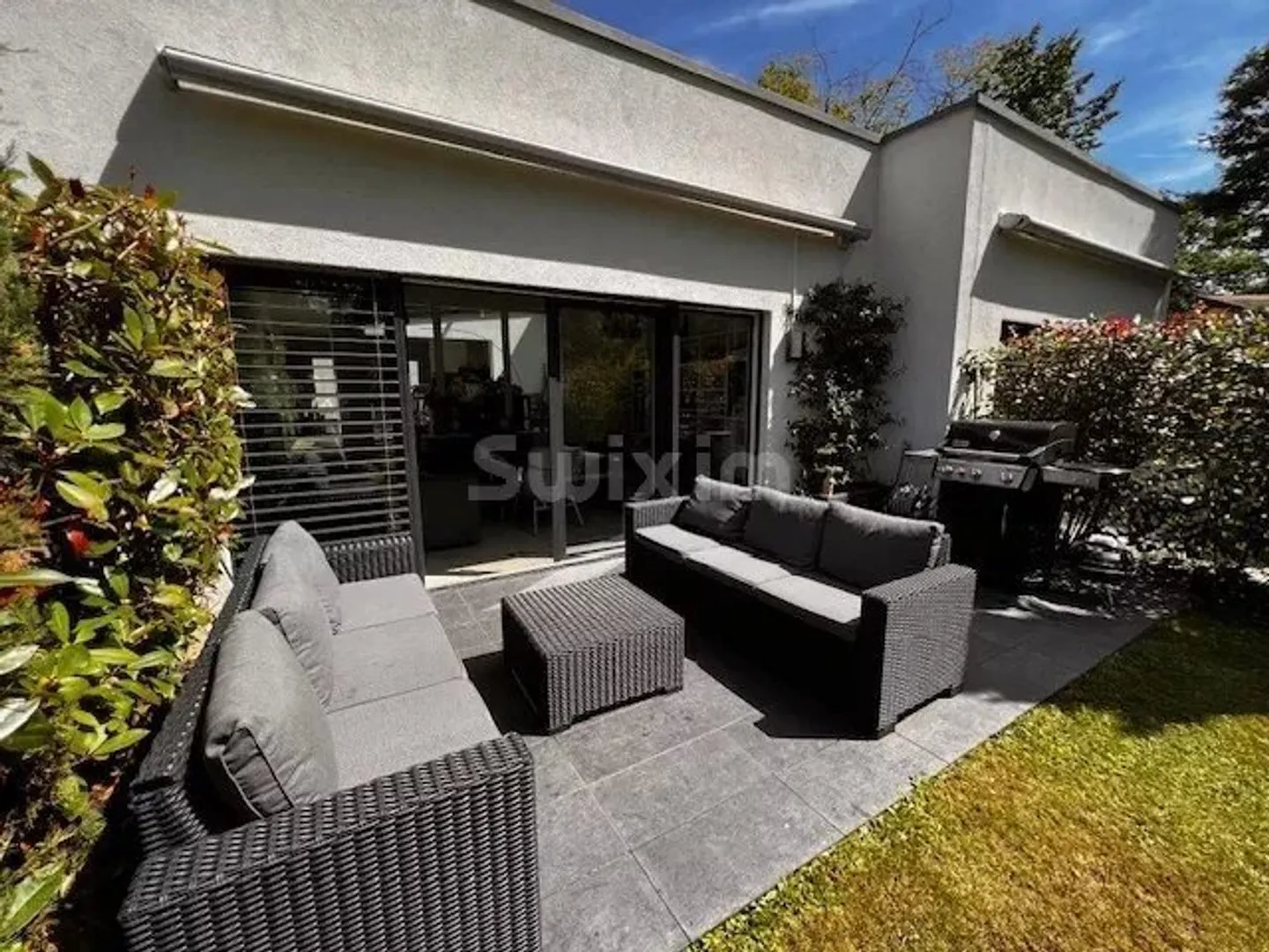 Maison moderne près du lac - Photo 2 sur 8