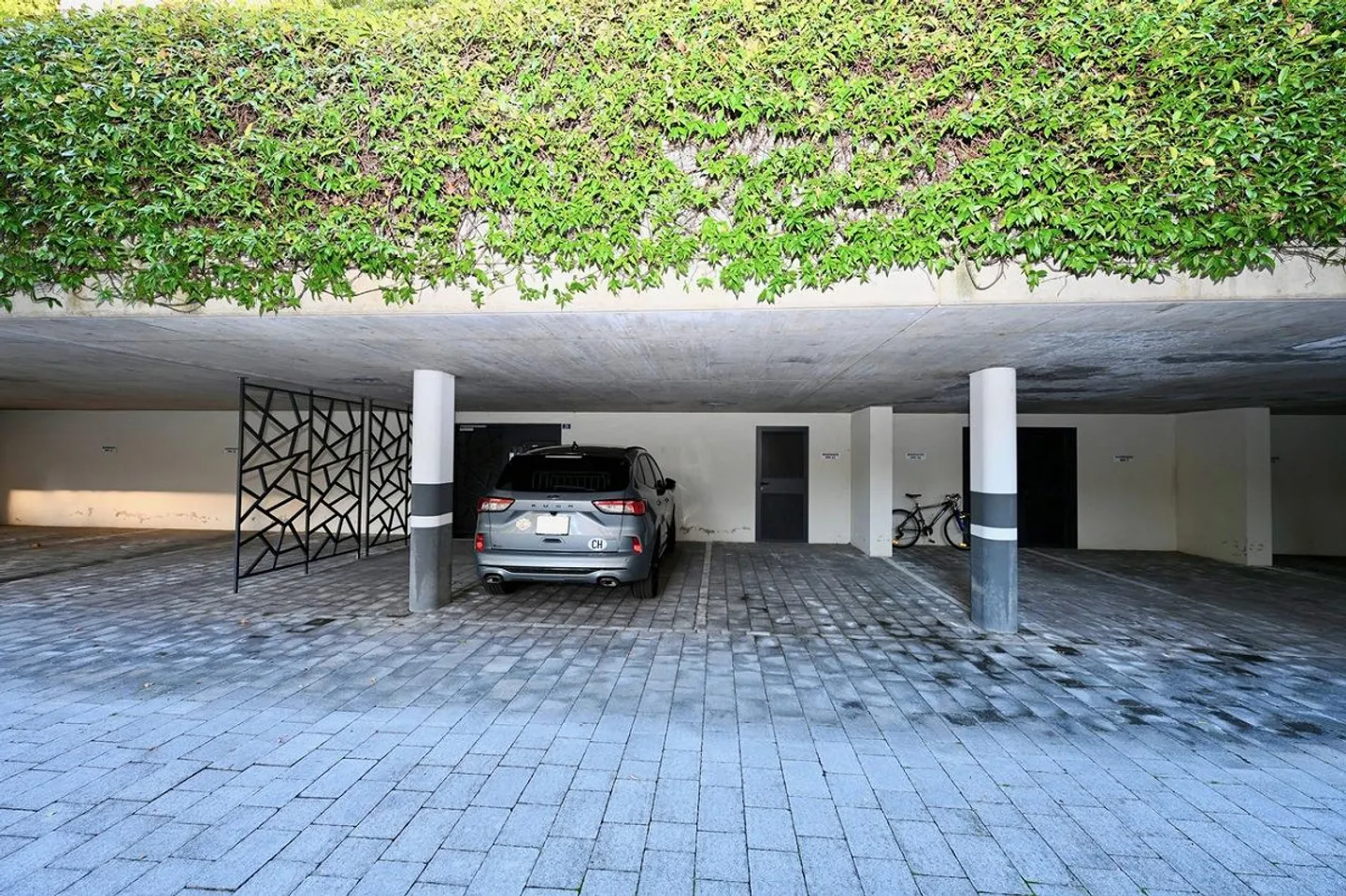 Refined Duplex Apartment in Cassarate-Castagnola - Photo 16 of 18