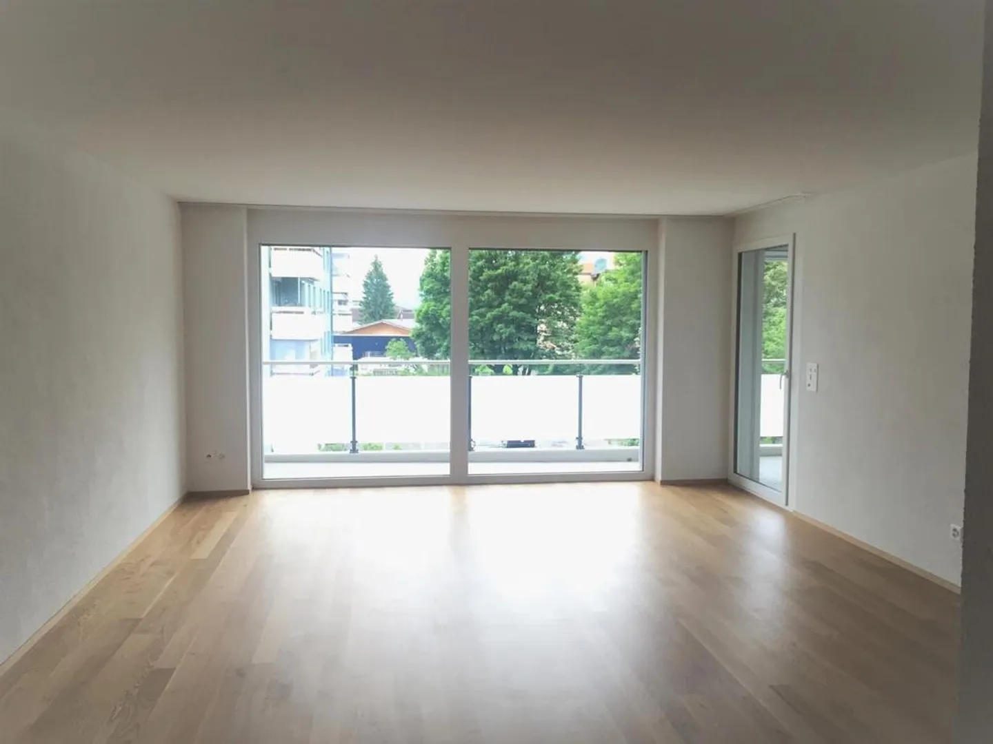 Appartement moderne de 2,5 pièces avec un grand sentiment de vie - Photo 2 sur 7