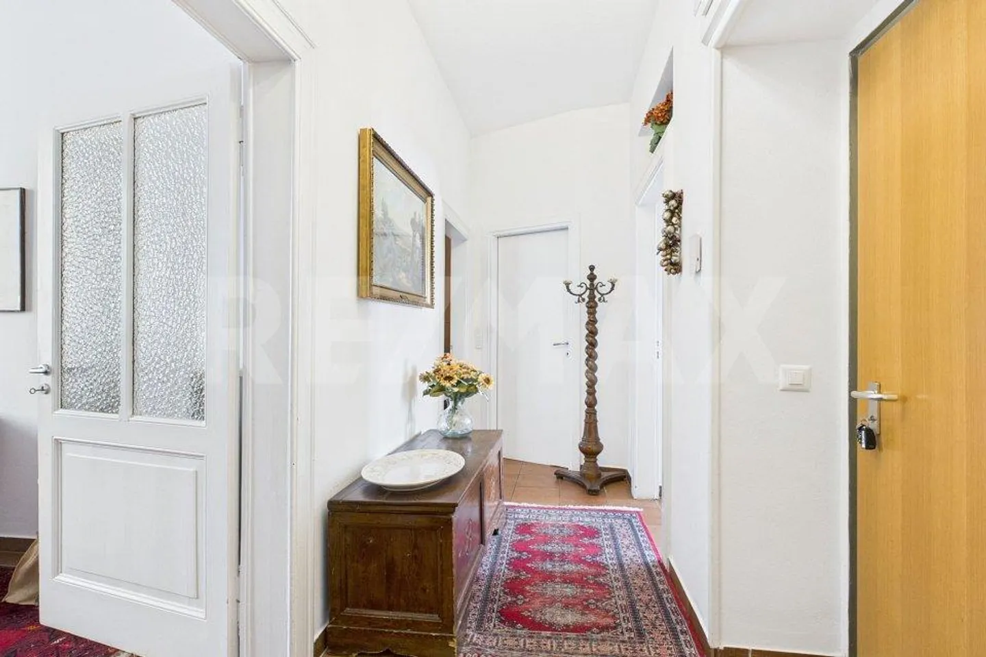 Wohnung mit 4,5 Zimmern, Balkon und zwei Parkplätzen - Foto 7 von 11