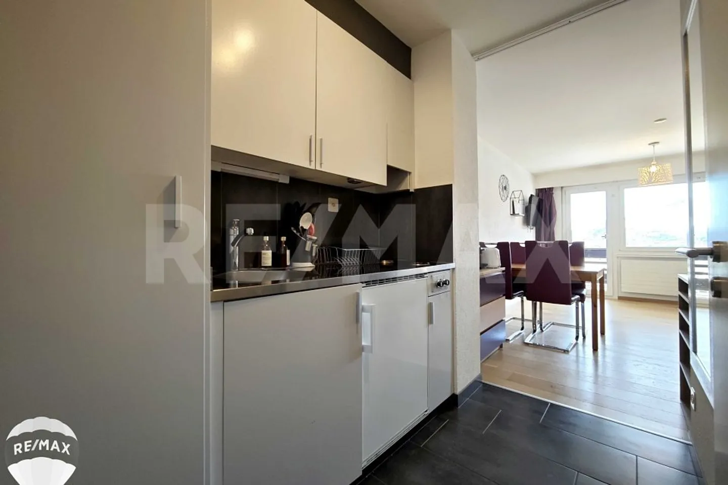 Charming Swiss Chalet Retreat - Photo 6 of 12