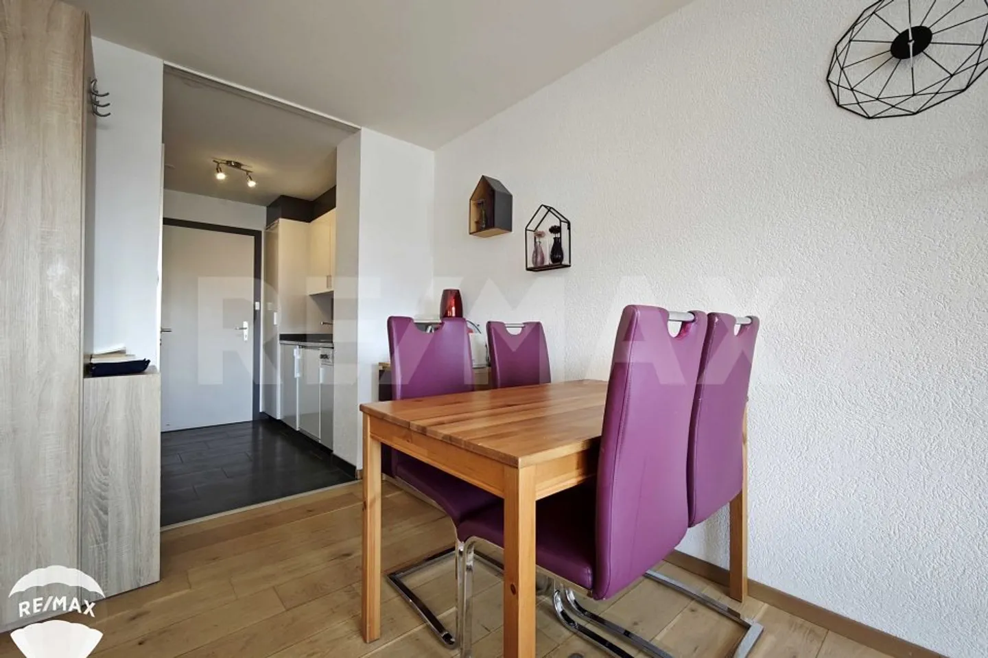 Charming Swiss Chalet Retreat - Photo 4 of 12