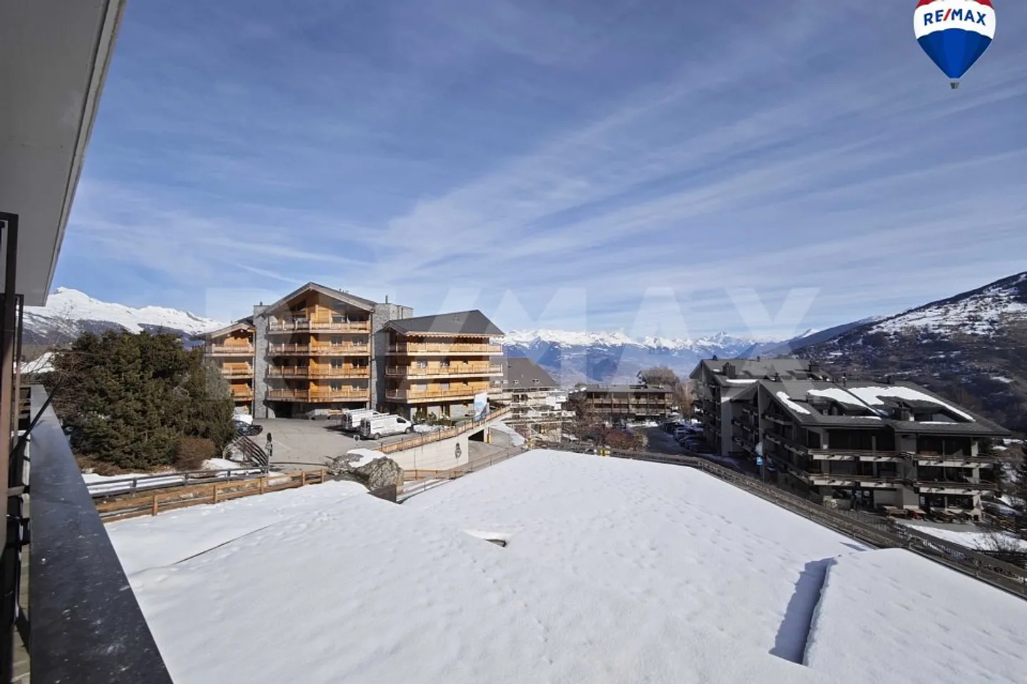 Charming Swiss Chalet Retreat - Photo 9 of 12